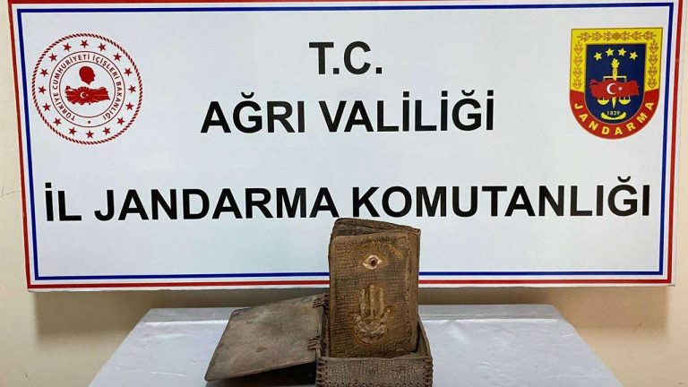 1000 yıllık İbranice el yazması ele geçirildi