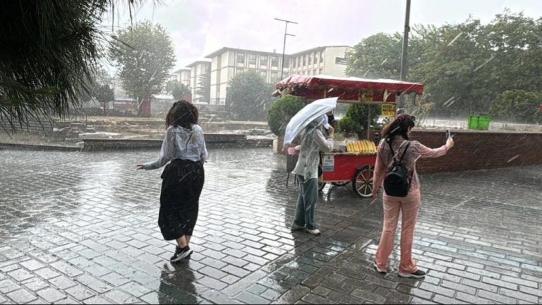 Kocaeli, Sakarya, Düzce, Zonguldak ve Bartın çevresinde sağanak yağış uyarısı