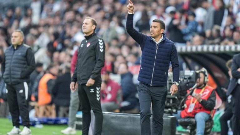 Giovanni van Bronckhorst: Son pasları geliştirmemiz gerekiyor