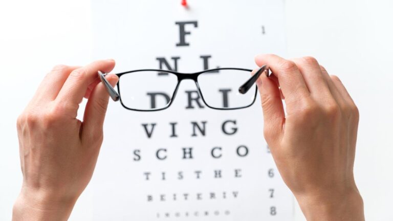 2050 yılına gelindiğinde gençlerin yaklaşık %40’ı uzağı göremeyebilir