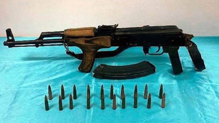 Kırıkkale’deki silah kaçakçılığı operasyonlarında 11 kurusıkı tabanca ve 1 Kalaşnikof ele geçirildi