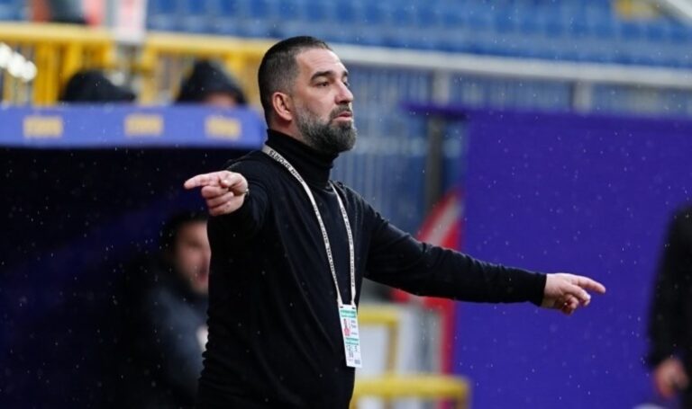 Galatasaray’dan Arda Turan’a çiçekli karşılama! – En güncel spor haberleri