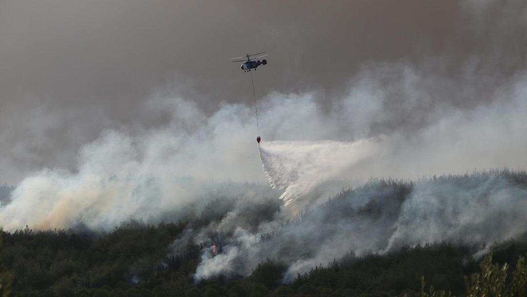 Alevlere karşı mücadele Çanakkale'ye devam ediyor! Tarihi alanlar için alarm verildi, yangın görüntüleri kalp 2