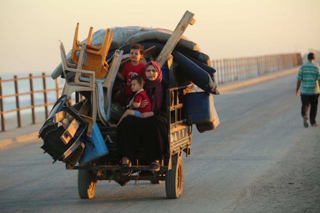 Gazze'ye dönün! Ateşkesin ardından toplu halde sokaklara döküldüler, çevrilmemiş taş bırakmadılar... 3