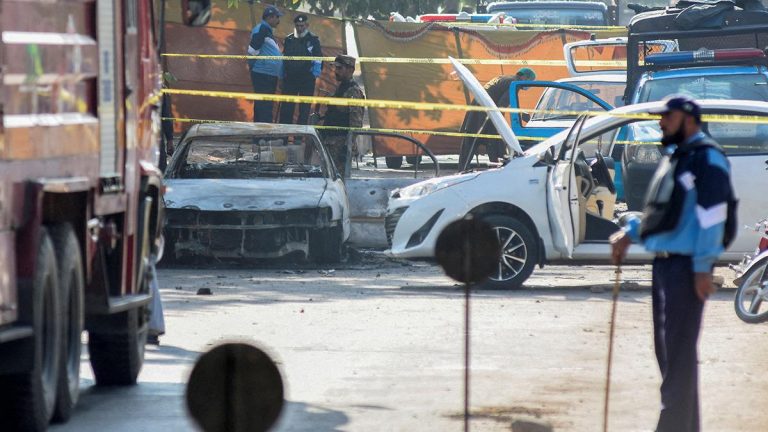 Pakistan’da mahkeme binası önünde patlama! 12 kişi hayatını kaybetti, 27 kişi yaralandı