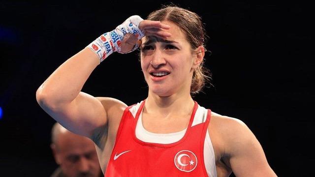Milli boksör Busenaz Sürmeneli, Avrupa Şampiyonası’nda 4. madalyasını garantiledi